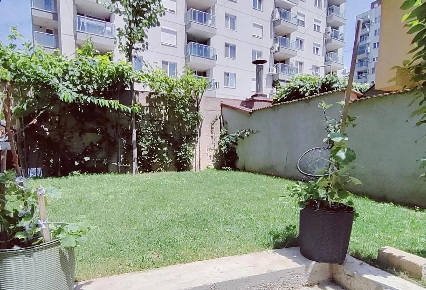Eclectic Oasis Apartment Bucharest Romania